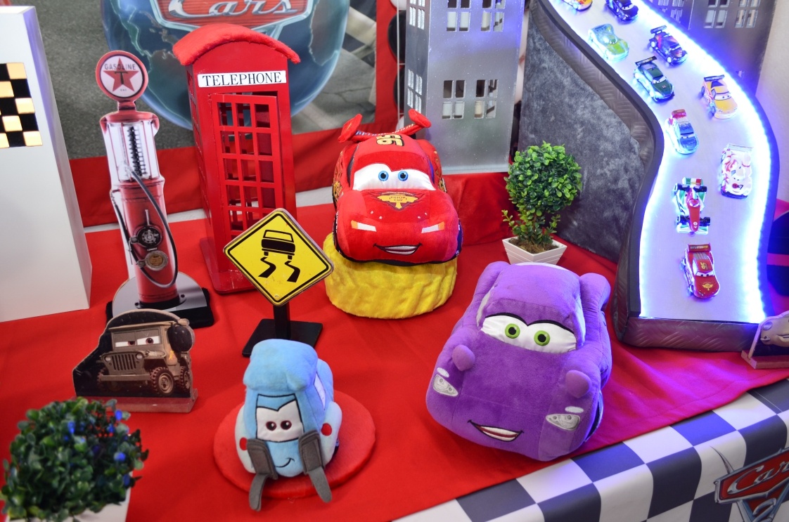 Carros-2-detalhes-1.jpg
