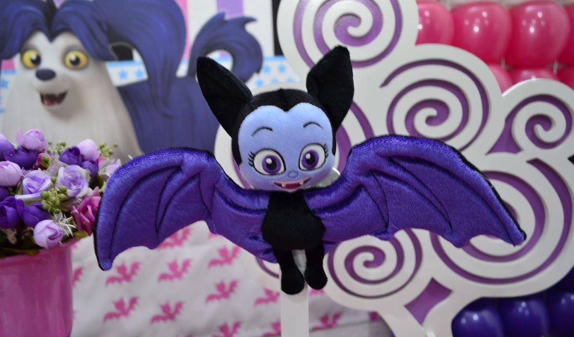 Vampirina-det.3.jpg